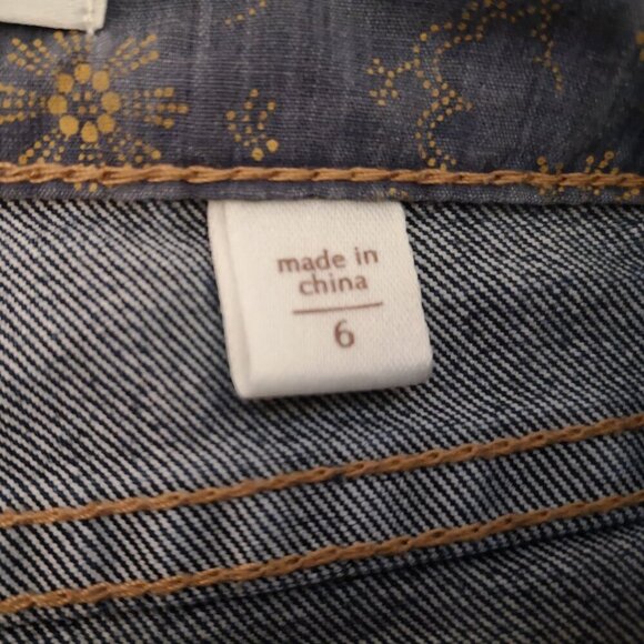 Coldwater Creek Ladies Size 6 Dark Wash with Embellishments Blue Jeans - Picture 4 of 15